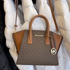 Michael Kors Avril Small Top Zip Satchel Shoulder Bag Color Brown